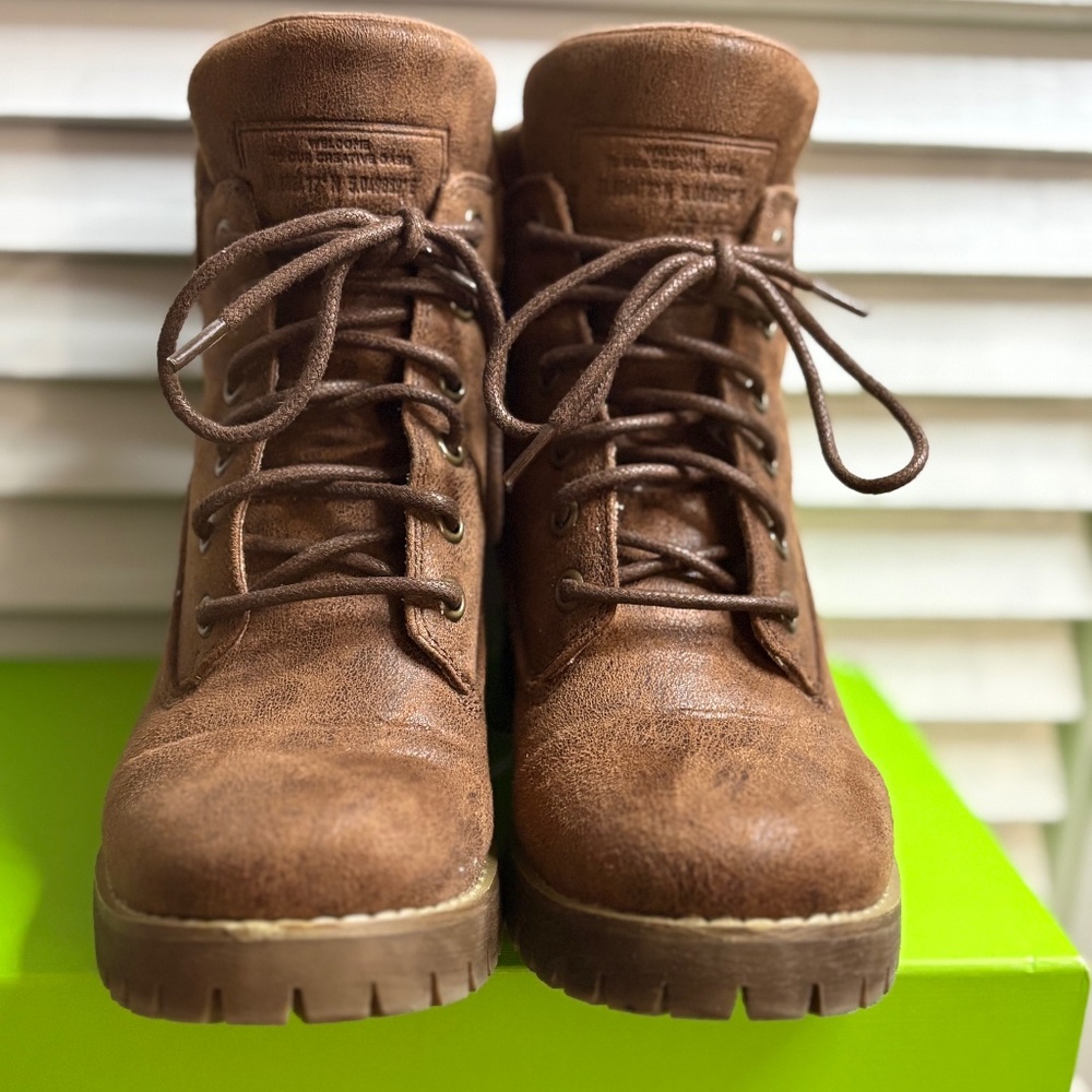 Crown Vintage Calista Women’s Combat Boots SZ 7 1/2 Brown Faux Leather Lace Up - Picture 4 of 7